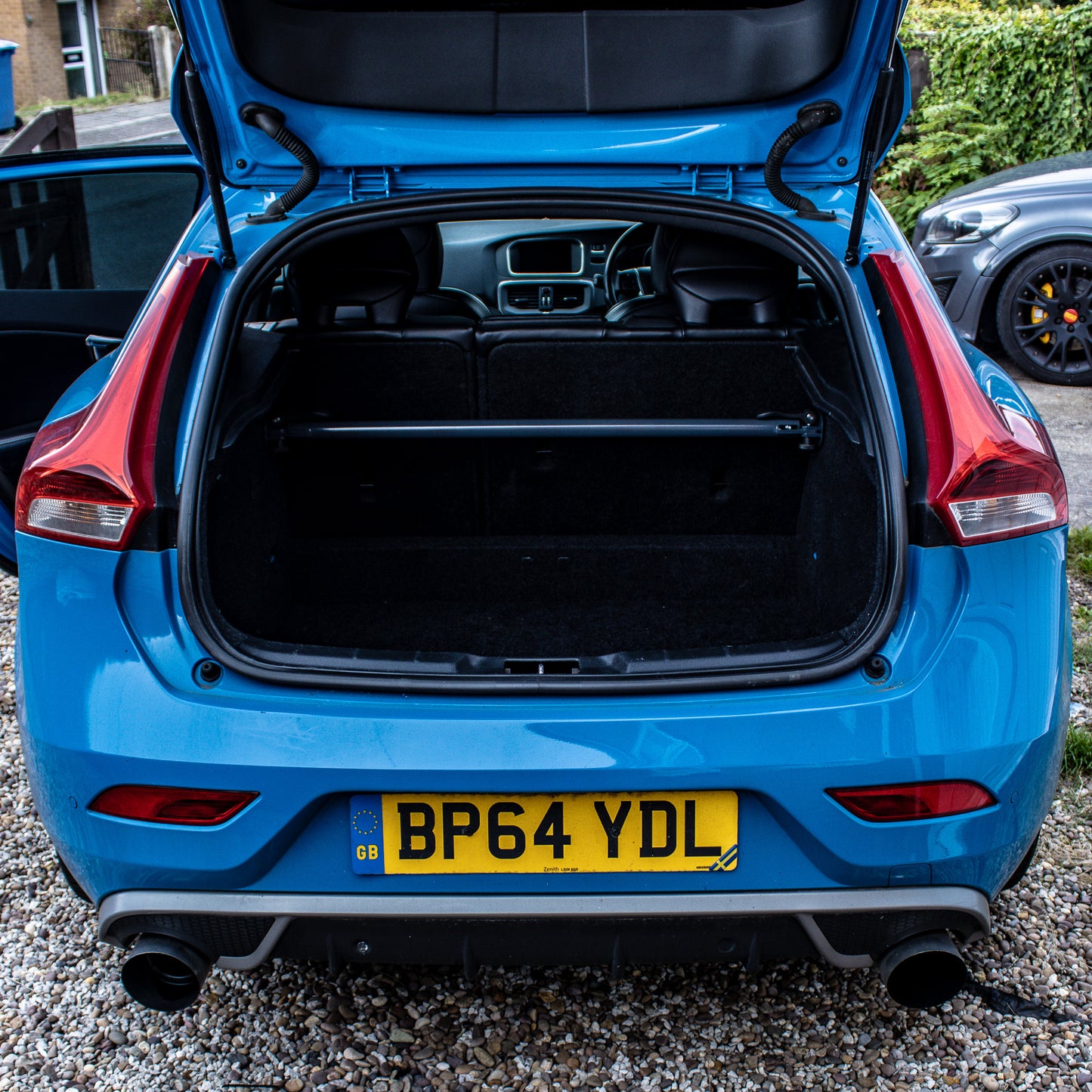 V40 Rear Removable Chassis Brace