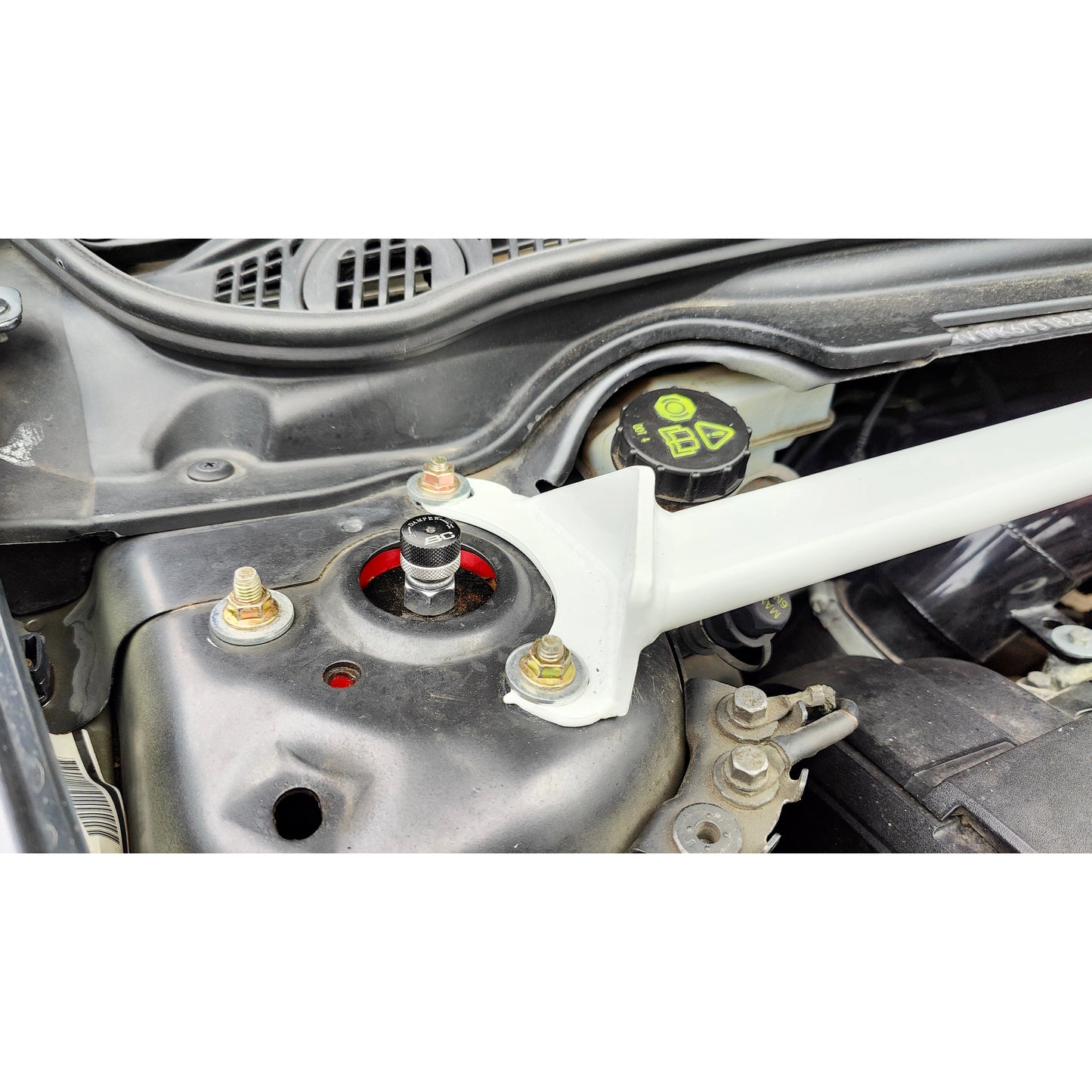 Ultra Racing Front Strut Brace - P1 Platform